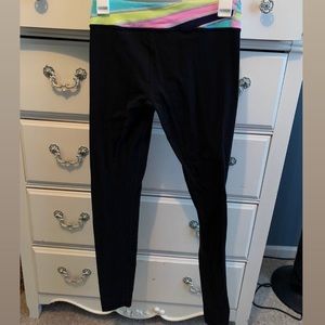 Size- 14 - Ivivva 28’ leggings
